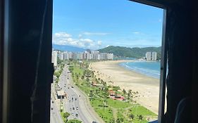 Apto 18 - Pé na areia, Santos